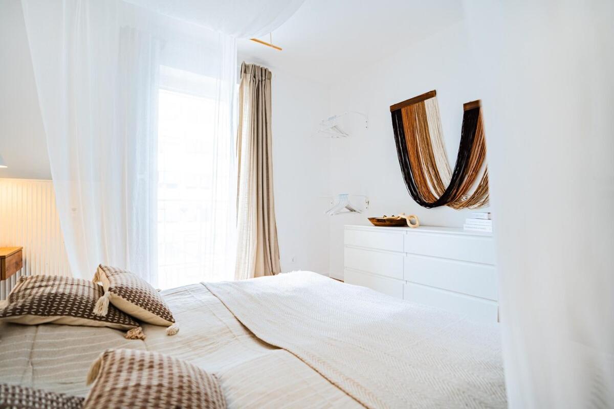 Apartment 2 Bedroom - Zentral - Kueche - Balkon - Wifi - Netflix - Business - Kaffe - Parkhaus Wiesbaden